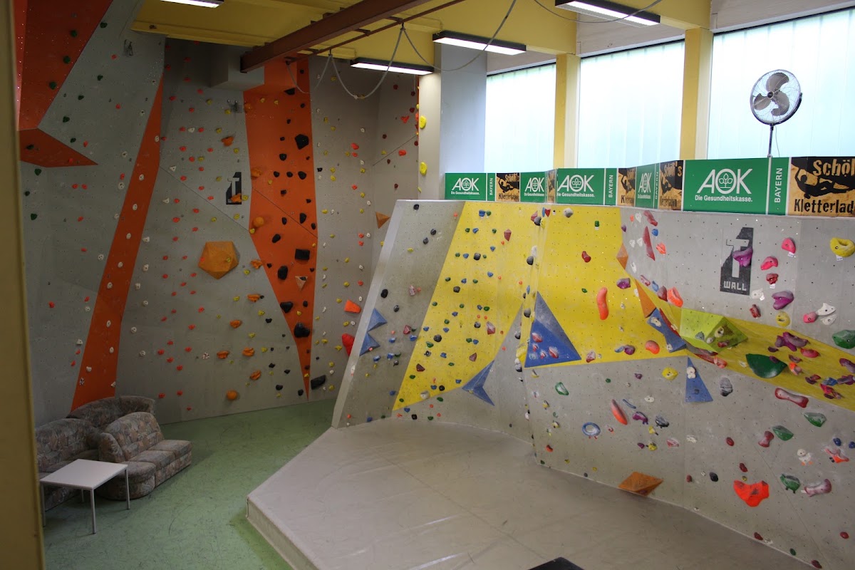 Boulder- und Kletterhalle am Adventure Campus