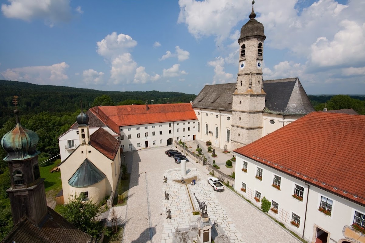 Das Kloster in Weyarn vom Aussichtsberg