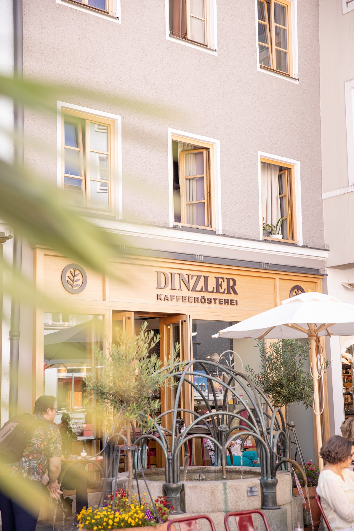 Dinzler am Max-Josefs-Platz