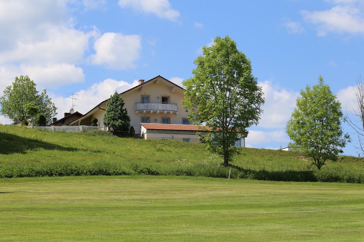 Hofstüberl am Golfplatz