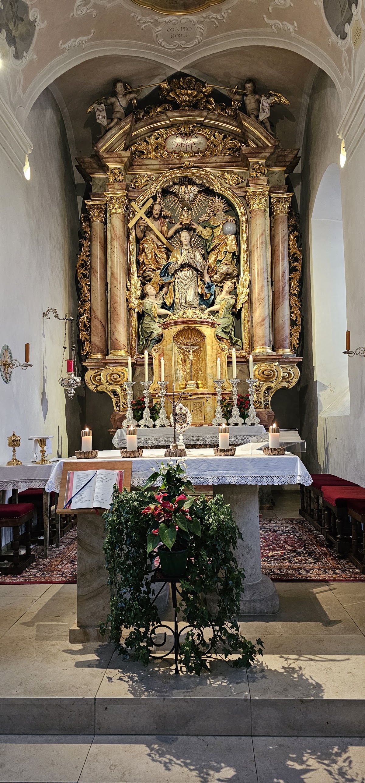 Kath. Kirche Mariä Himmelfahrt Möckenlohe