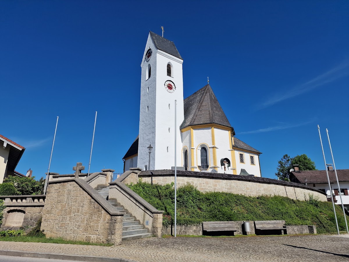 Kath. Kirche St. Georg in Großholzhausen