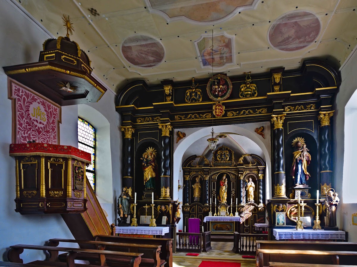 Kath. Wallfahrtskirche Mariä Himmelfahrt Buchenhüll