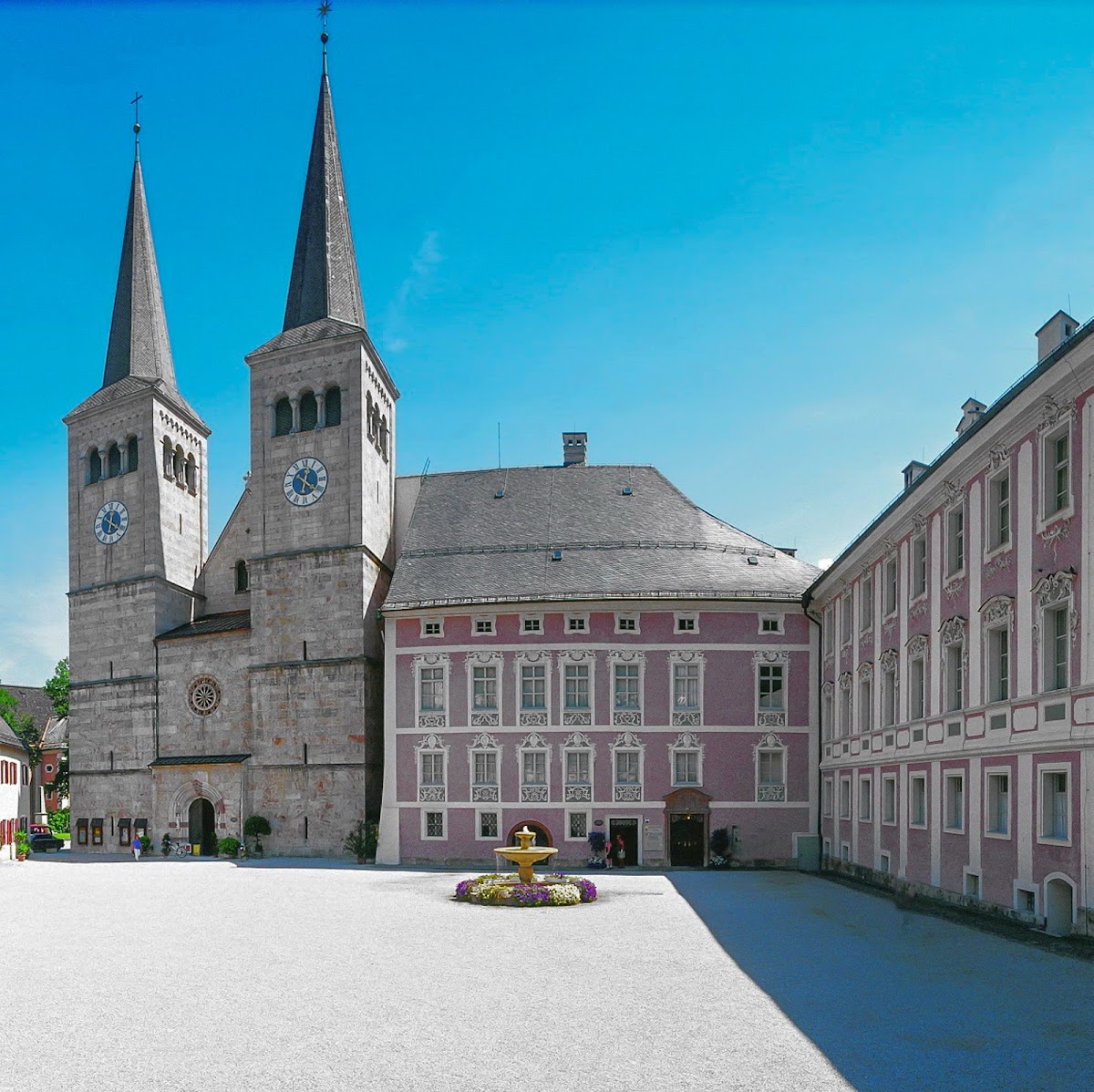 Königliches Schloss Berchtesgaden mit Rehmuseum
