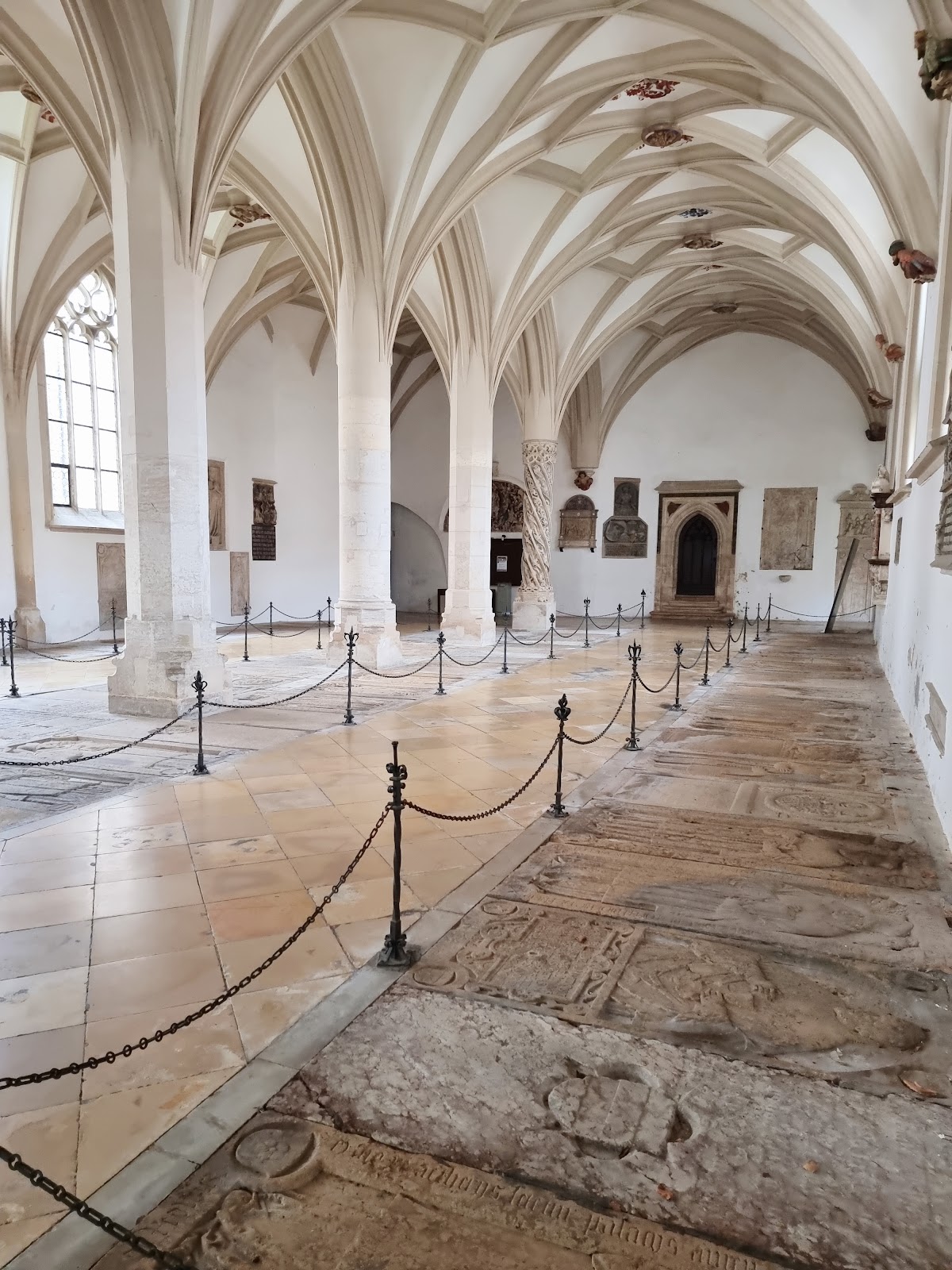 Kreuzgang und Mortuarium