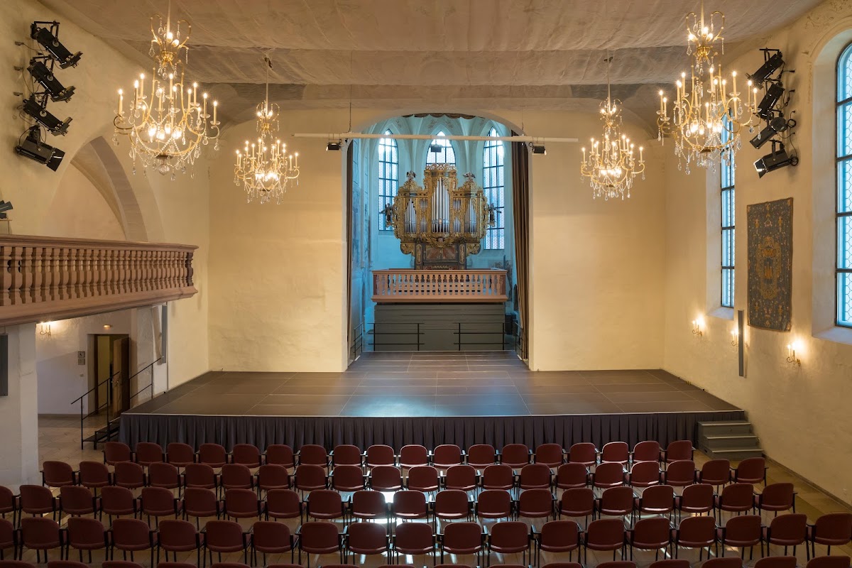 Kulturzentrum Karmeliterkirche mit Klostergarten