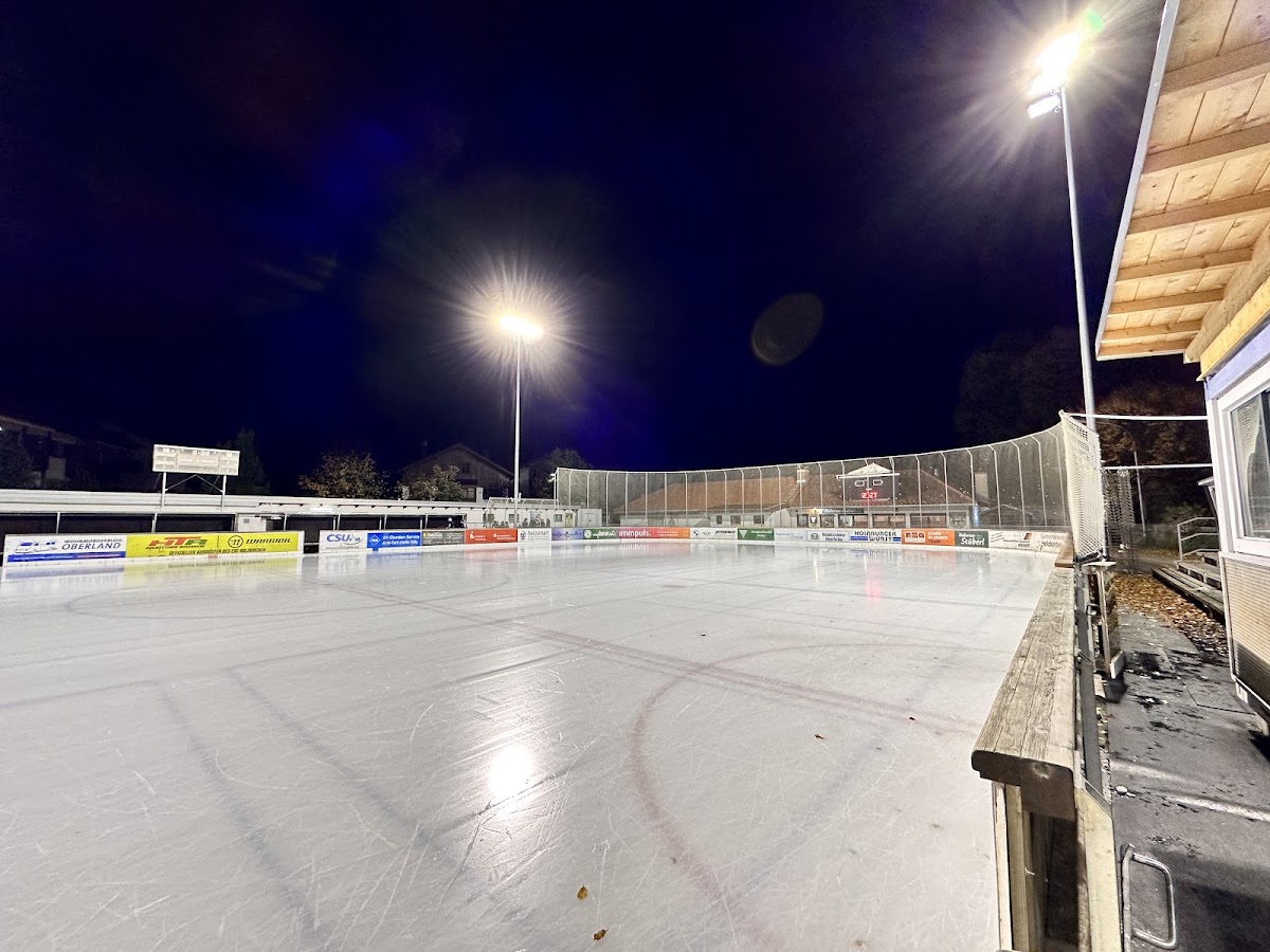 Kunsteisstadion Holzkirchen