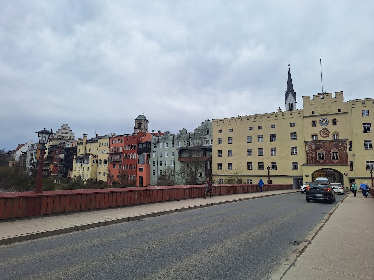Rote Brücke und Brucktor