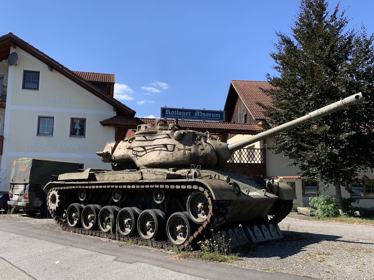 Rottauer Museum für Fahrzeuge, Wehrtechnik und Zeitgeschichte