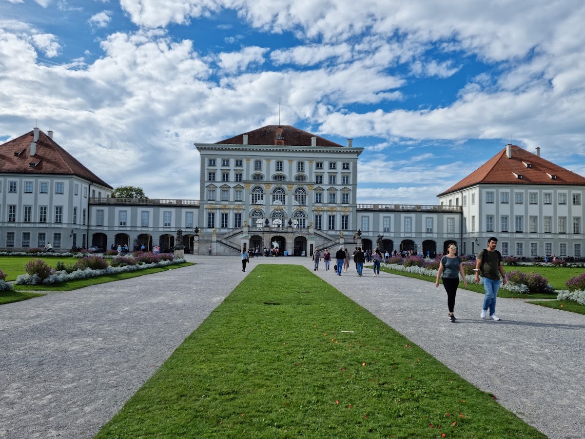 Schlosspark Nymphenburg mit Amalien-, Baden- und Pagodenburg sowie Magdalenenklause