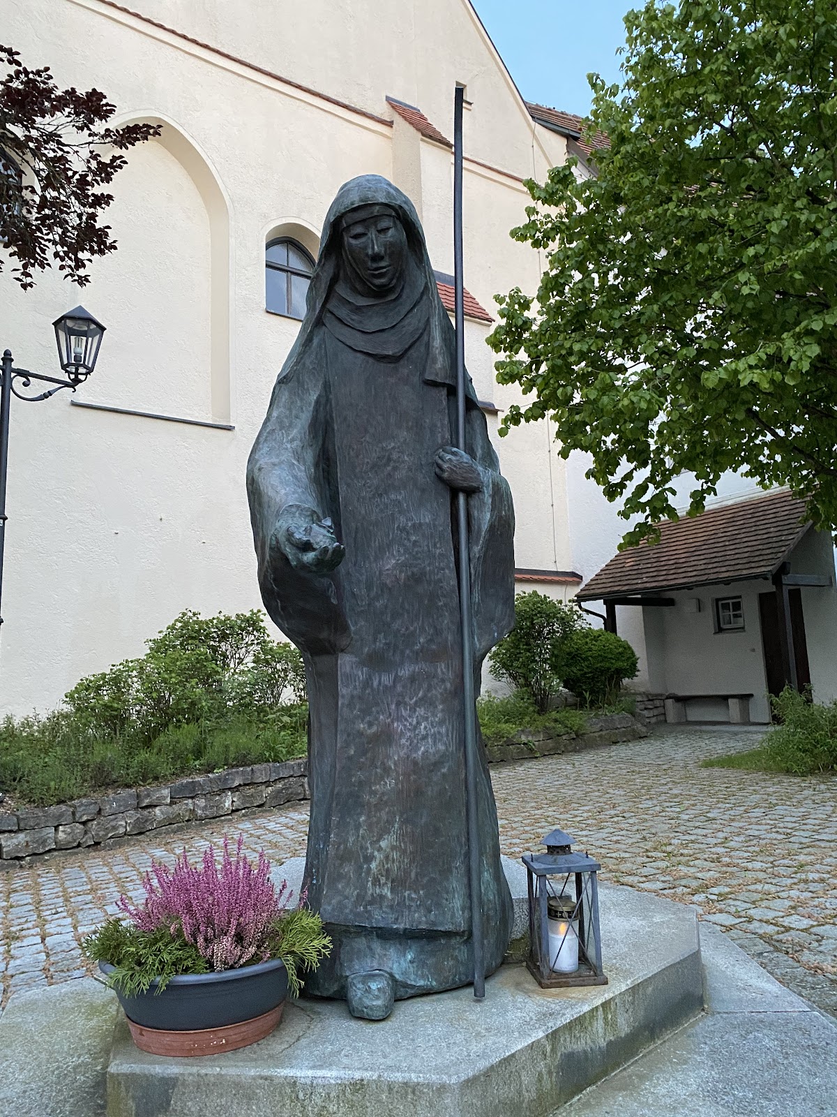 Walburga-Statue