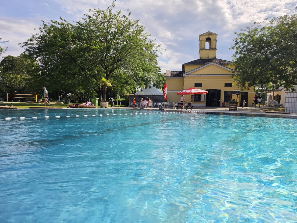 Freibad im Schlosspark Eisenstadt