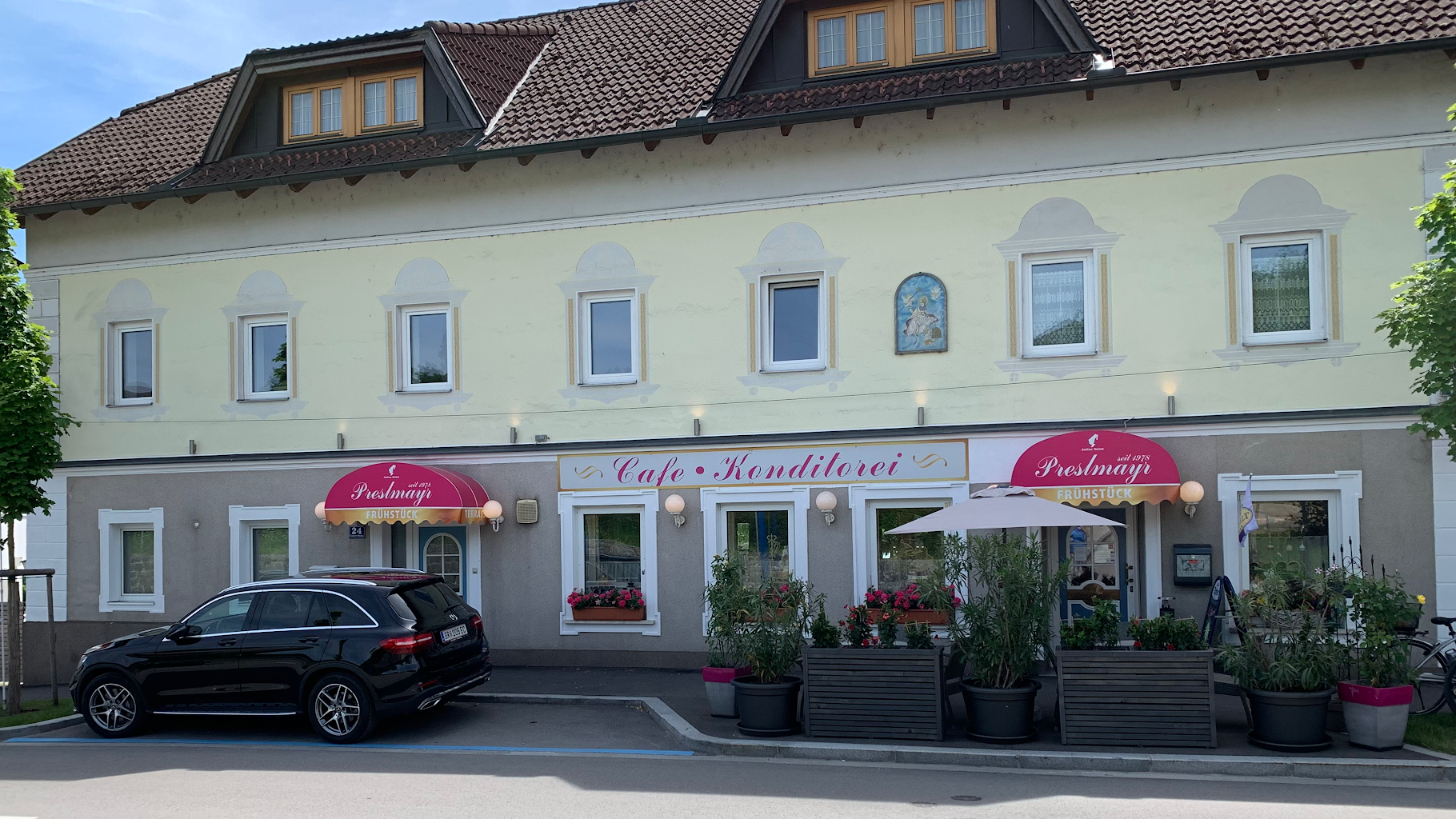 Cafe Konditorei Preslmayr / Familie Schmuck