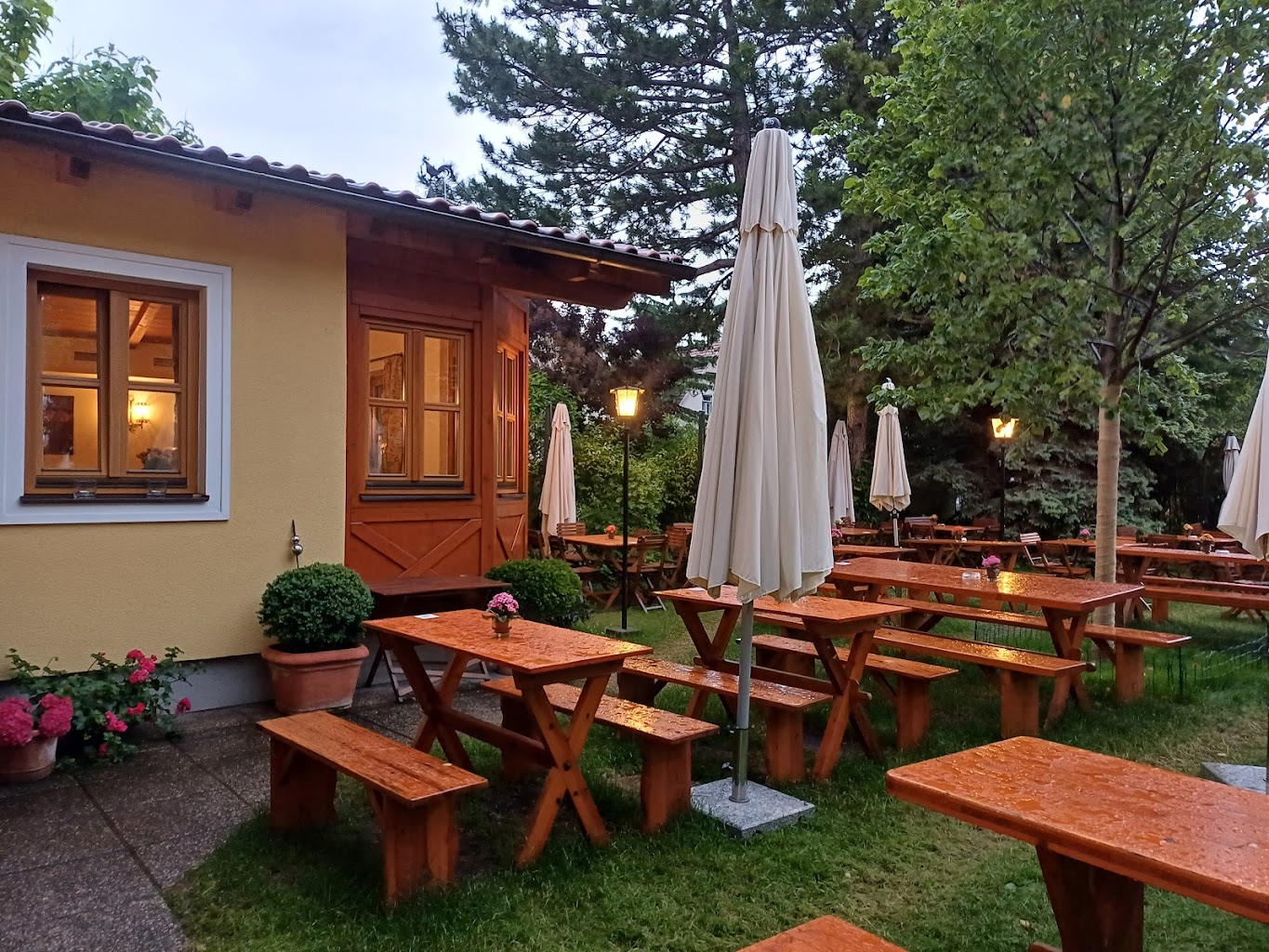 wein & heuriger ganneshofer