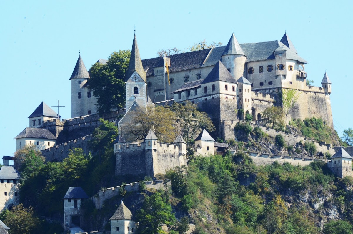 Burg Hochosterwitz in Kärnten – Höhenburg mit 14 Toranlagen