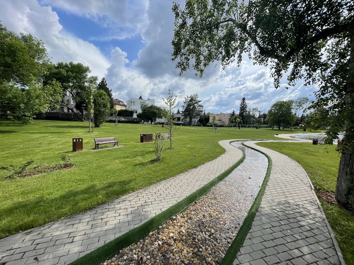 Naturfreibad Lhotka Prag (Koupaliště Lhotka)