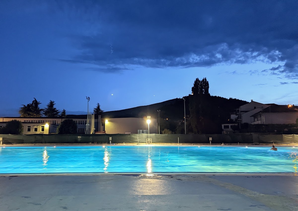Städtisches Freibad Sinj (Gradski bazen Sinj)