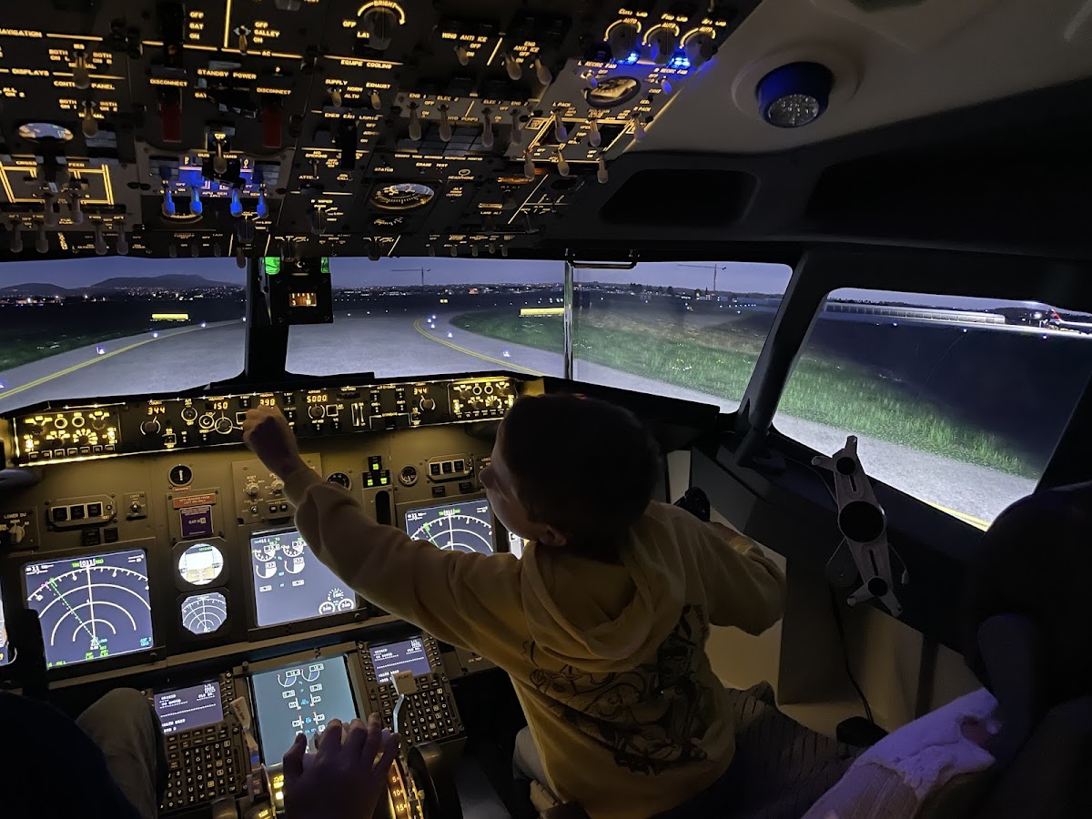 GATE-08 Flight & Racing Simulation Center Graz