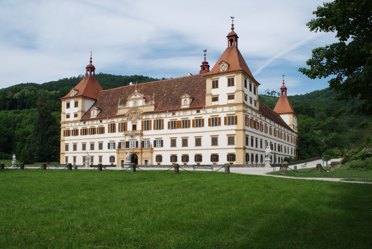 Schloss Eggenberg in Graz – UNESCO-Welterbe mit Planeten-Saal und 365 Fenstern